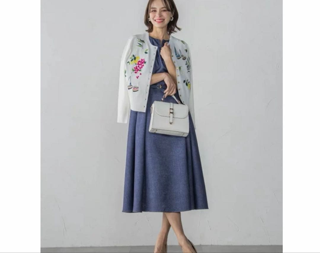 Viaggio Blu カプリ刺繍ニットカーディガン 金ボタン 佳子様 25SS
