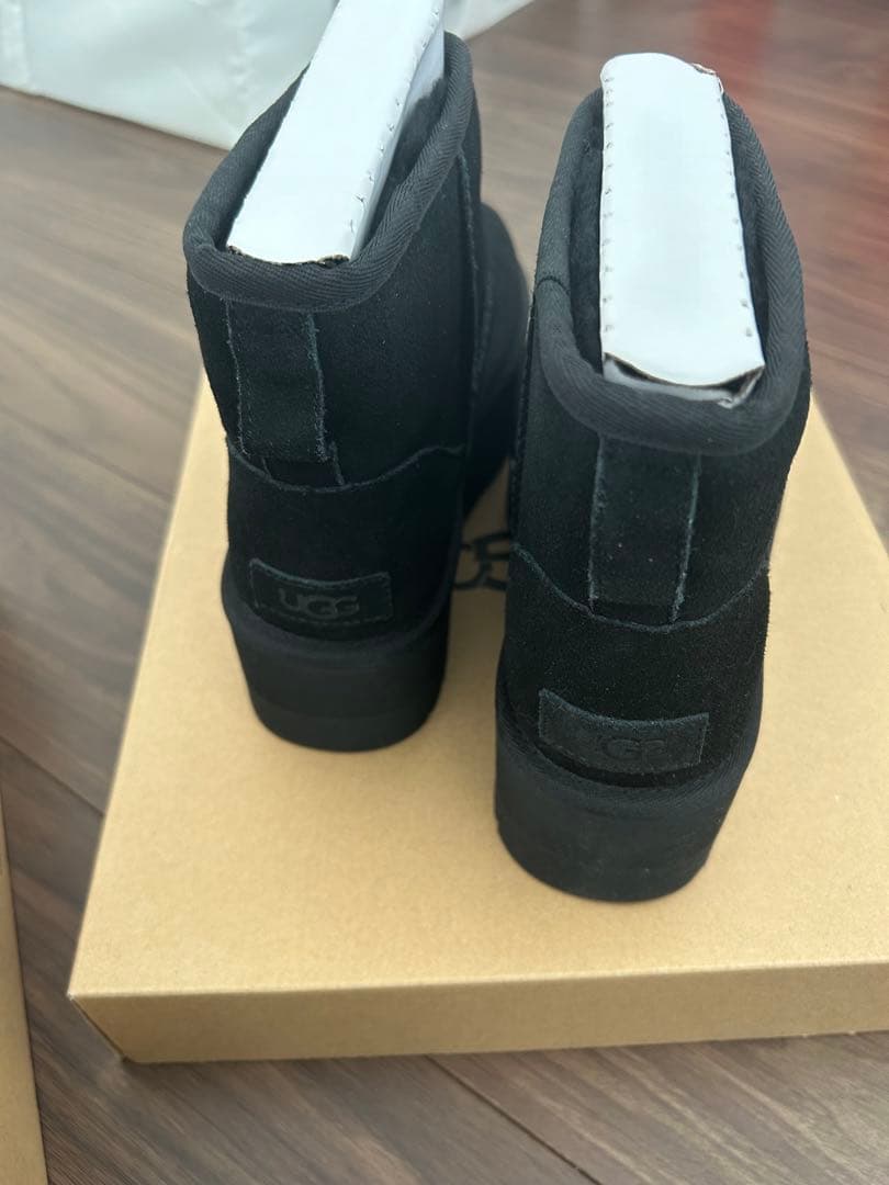 UGG 黒 ムートンブーツ　サイズ24センチ