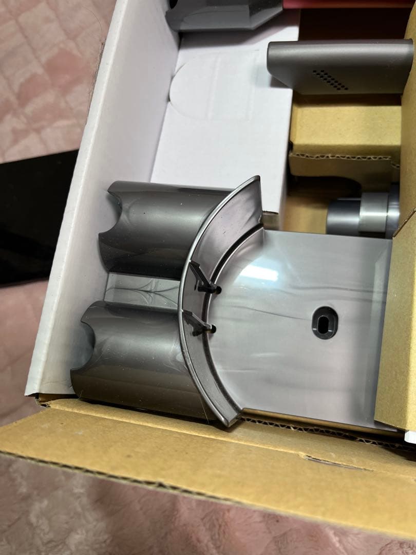 ダイソン　掃除機　V8 SLIM 未使用