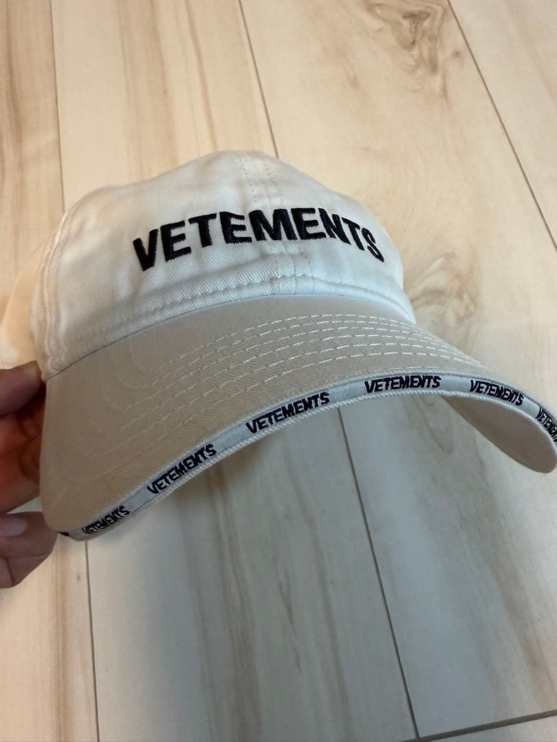VETEMENTS ベースボールキャップ　ヴェトモン　キャップ　ハット