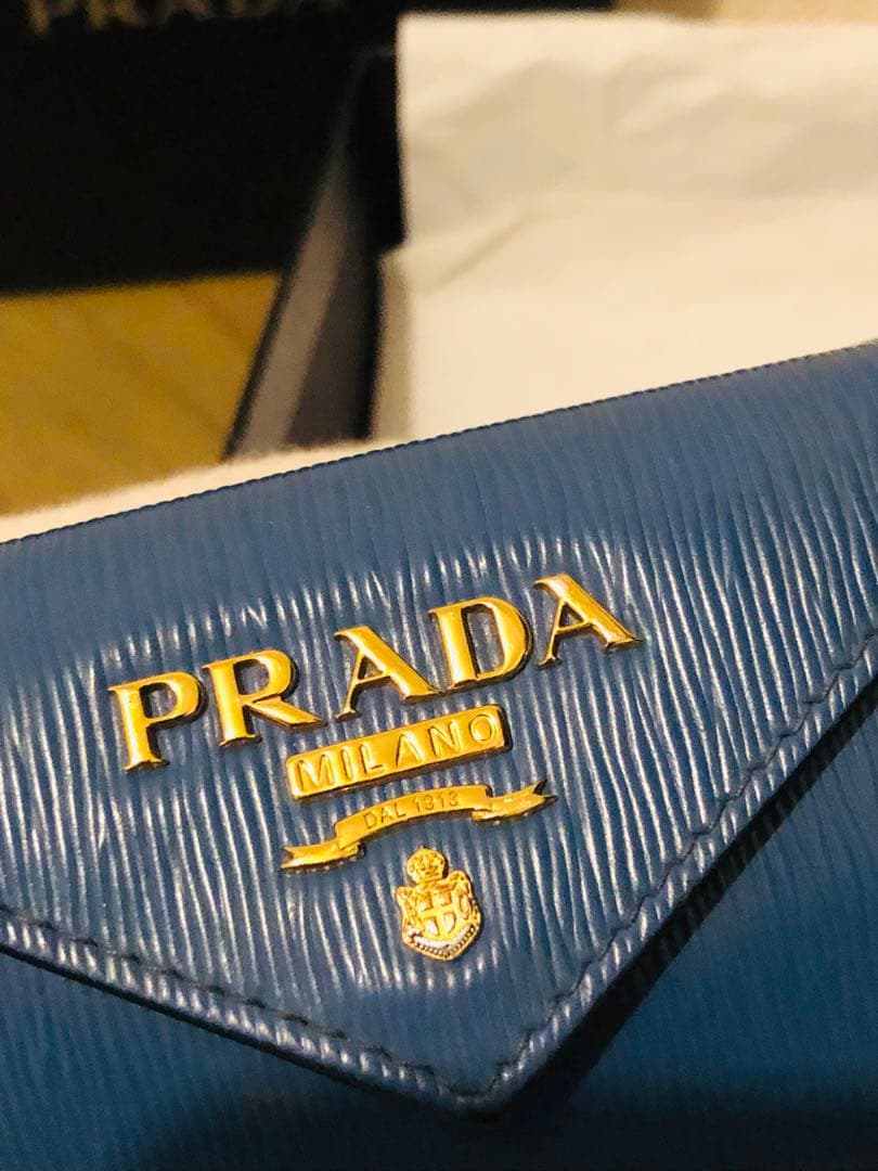 PRADA 三つ折り財布ICチップ(RFID)搭載