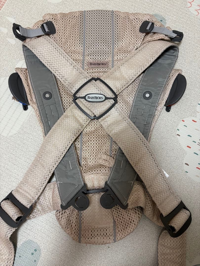 【美品】ベビービョルン　ベビーキャリアミニ　パーリーピンクAiry mesh