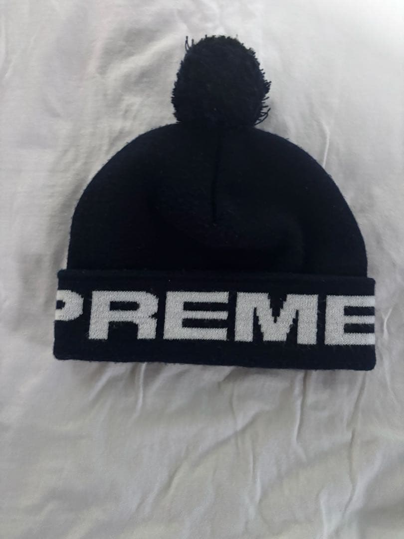 黒 ポンポン付き ニット帽 A♥SUPREME