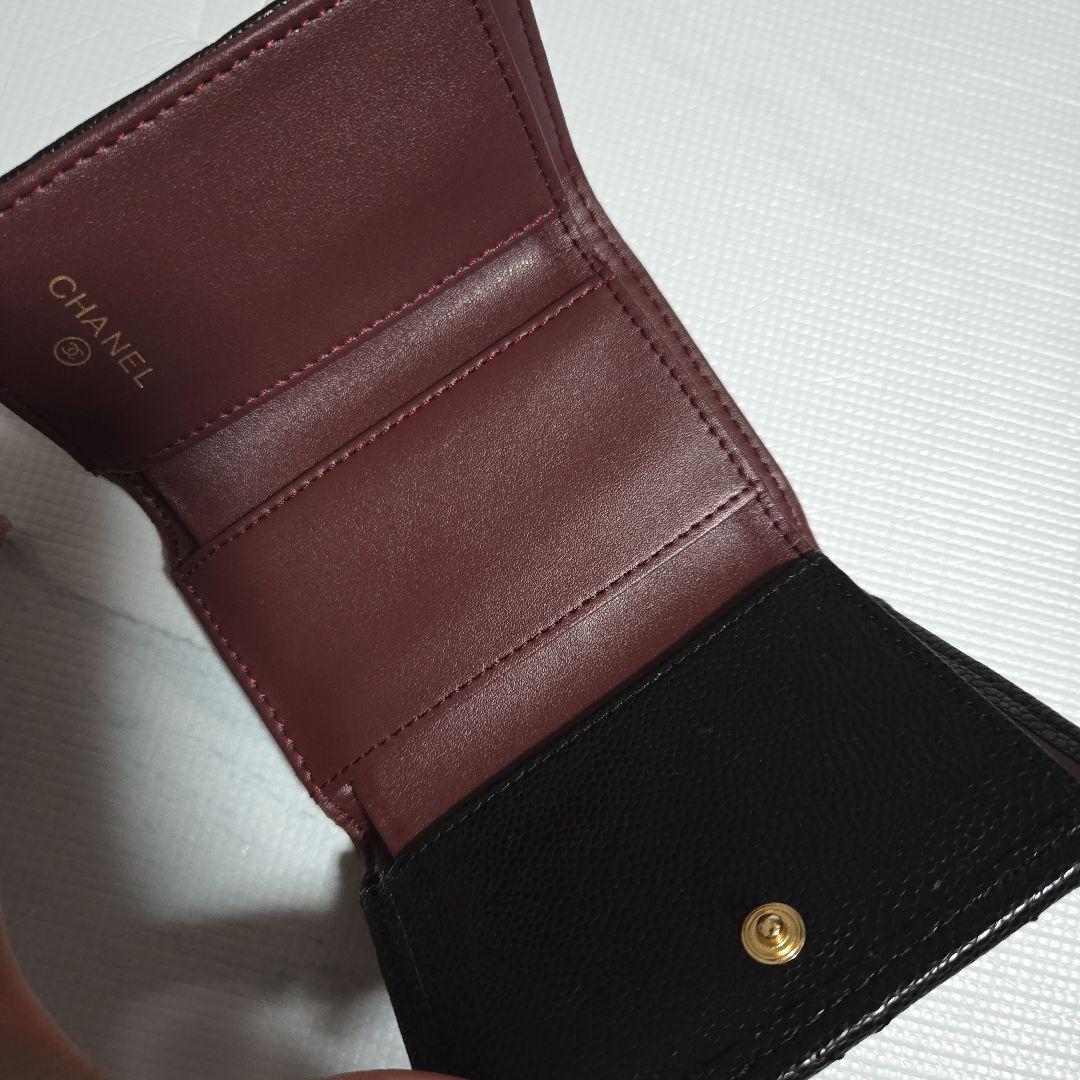 CHANEL キャビアスキン　三つ折り財布