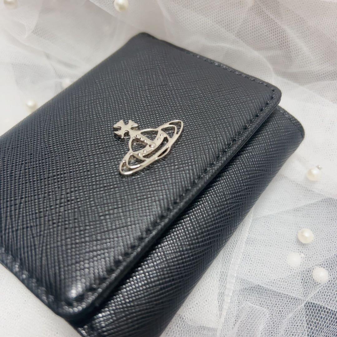 Vivienne Westwoodブラック三つ折り財布