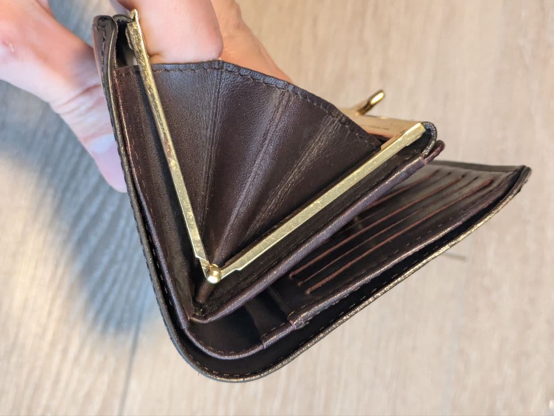 Louis Vuitton エナメル　二つ折り財布