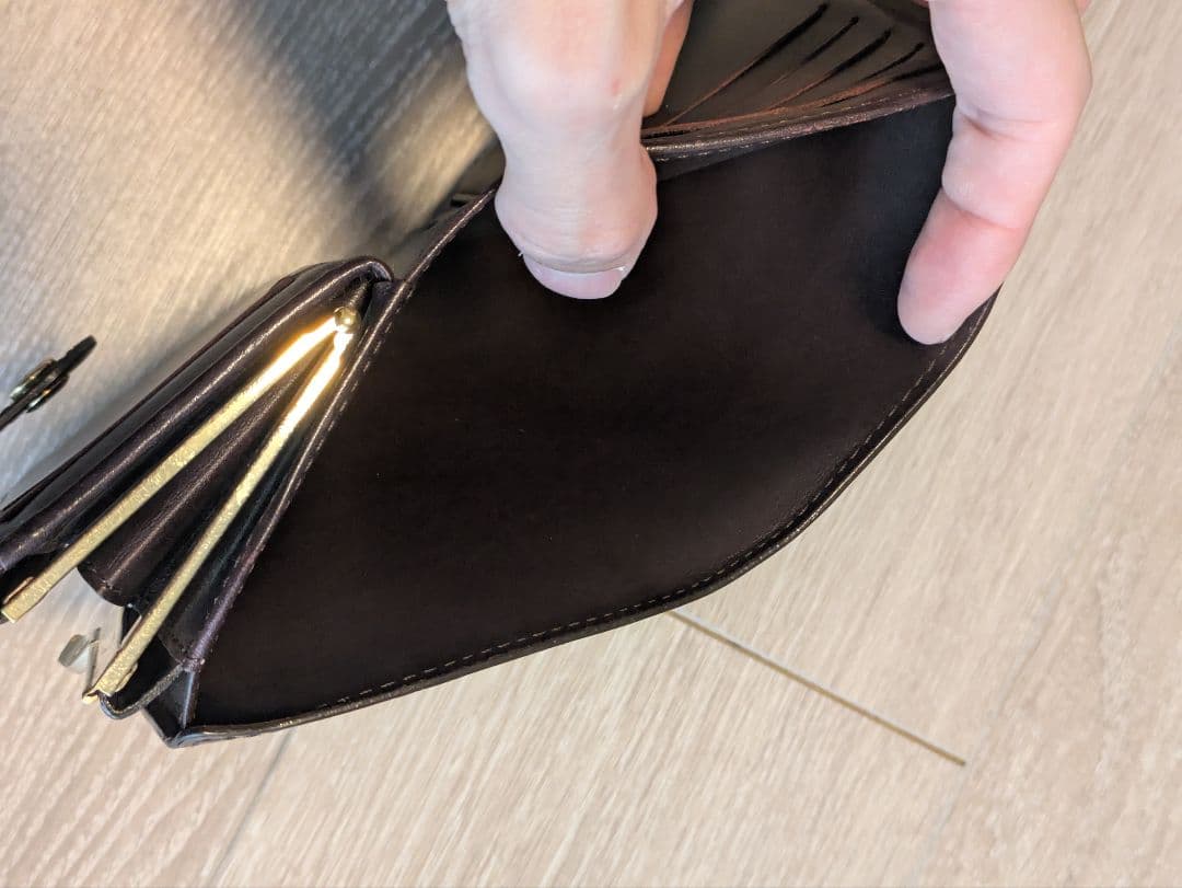Louis Vuitton エナメル　二つ折り財布
