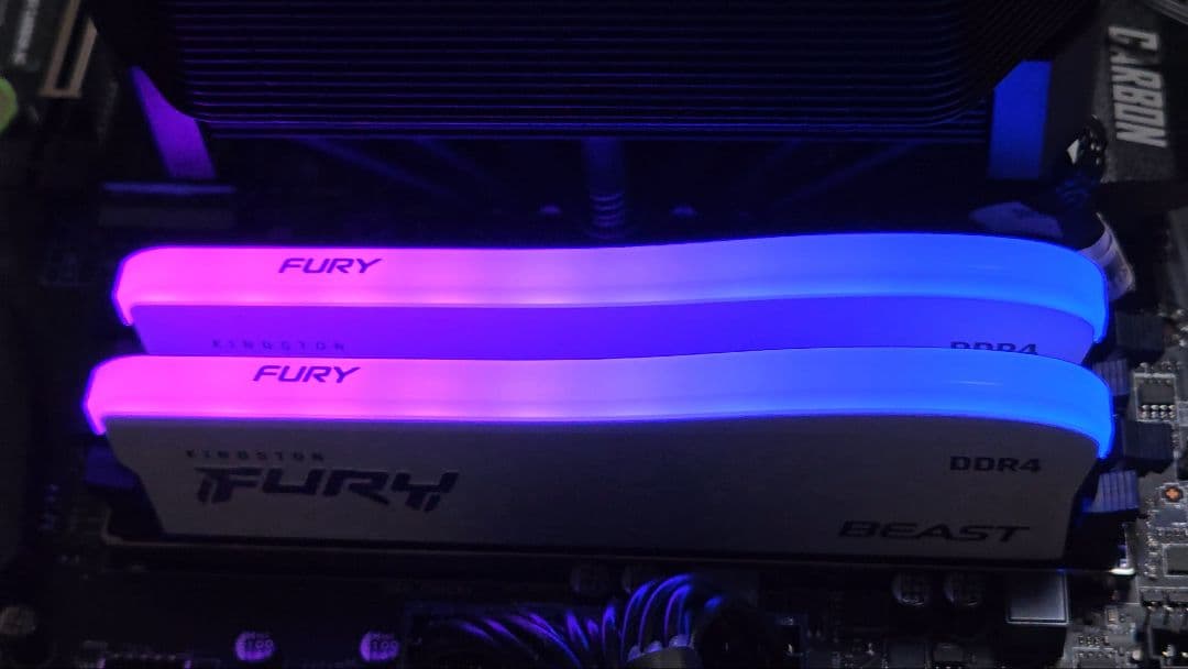 Kingston FURY BEAST DDR4 3200　8GBx2 白