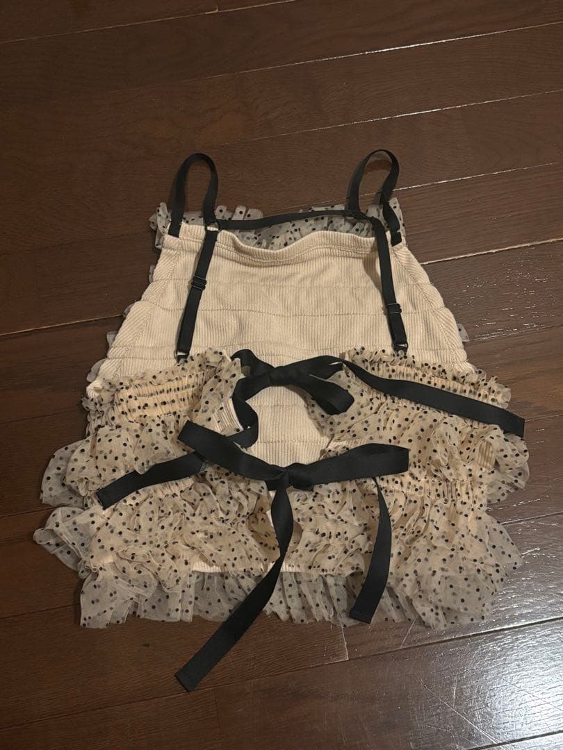 LILY BROWN チュールラッフルフリルトップス ドット