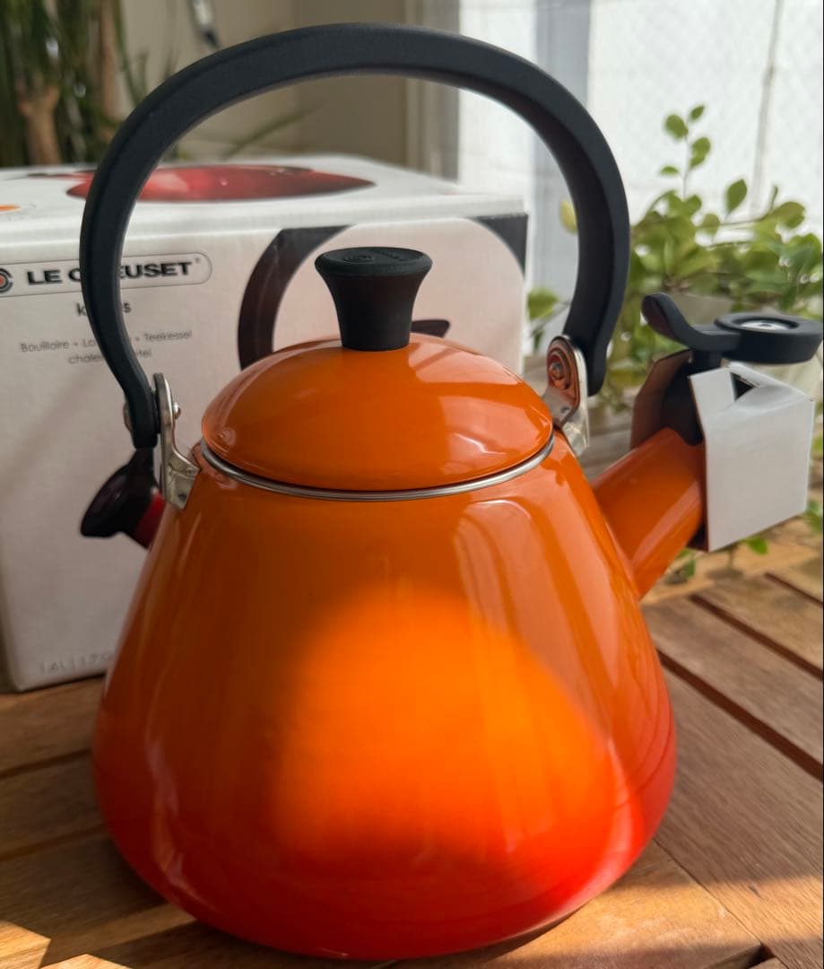 【箱付き・新品未使用品】LE CREUSET ケトル　1.6リットル
