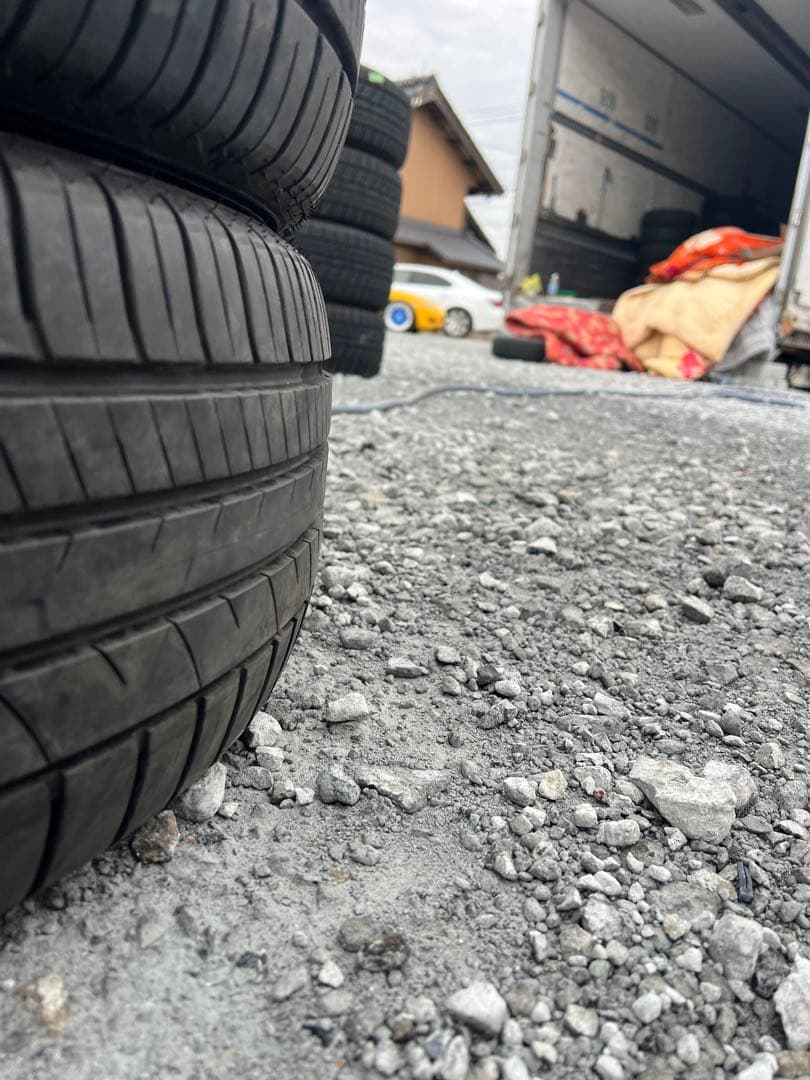 グッドイヤー　エフィシェントグリップ　rvf02 215/55r17 23年製