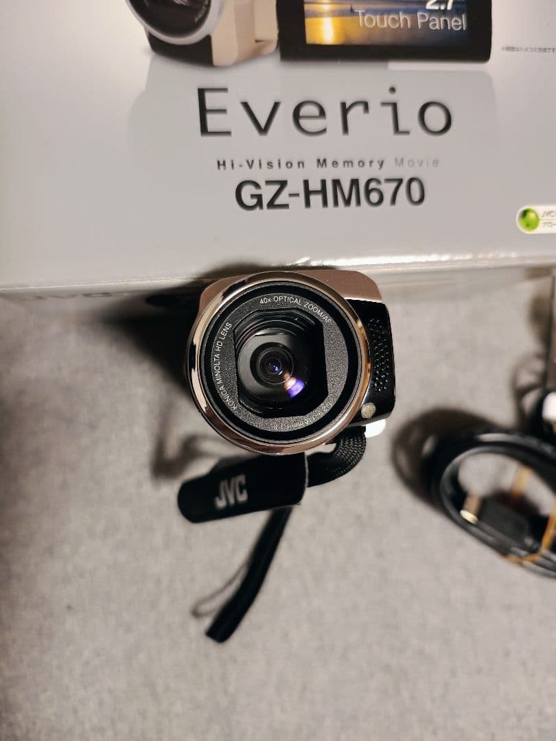 JVC Everio GZ-HM670 ビデオカメラ 本体　光学40倍ズーム