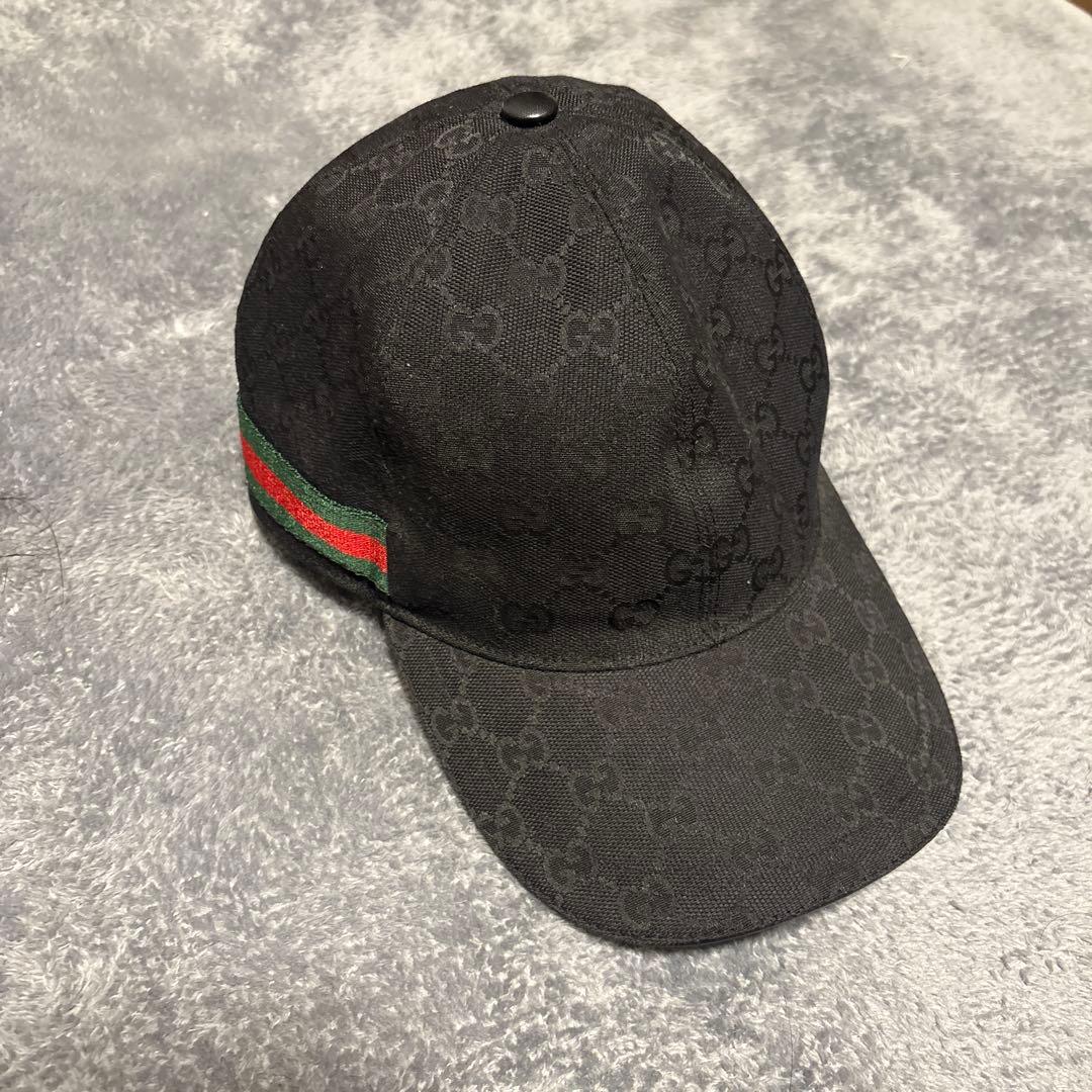 GUCCI ブラック GGパターン キャップ