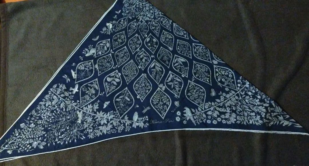 pikari　エルメス　トライアングルジェアン《薬用植物》