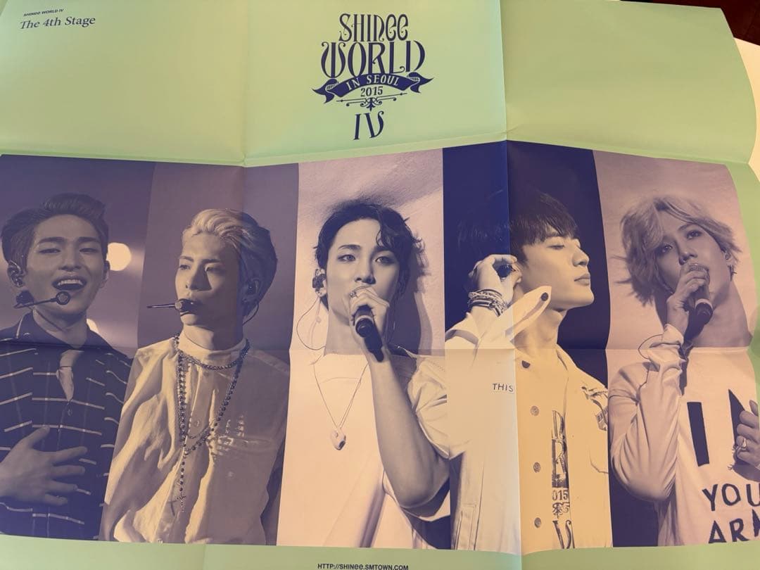 SHINee WORLD IV 2CD+フォトブック トレカ付き