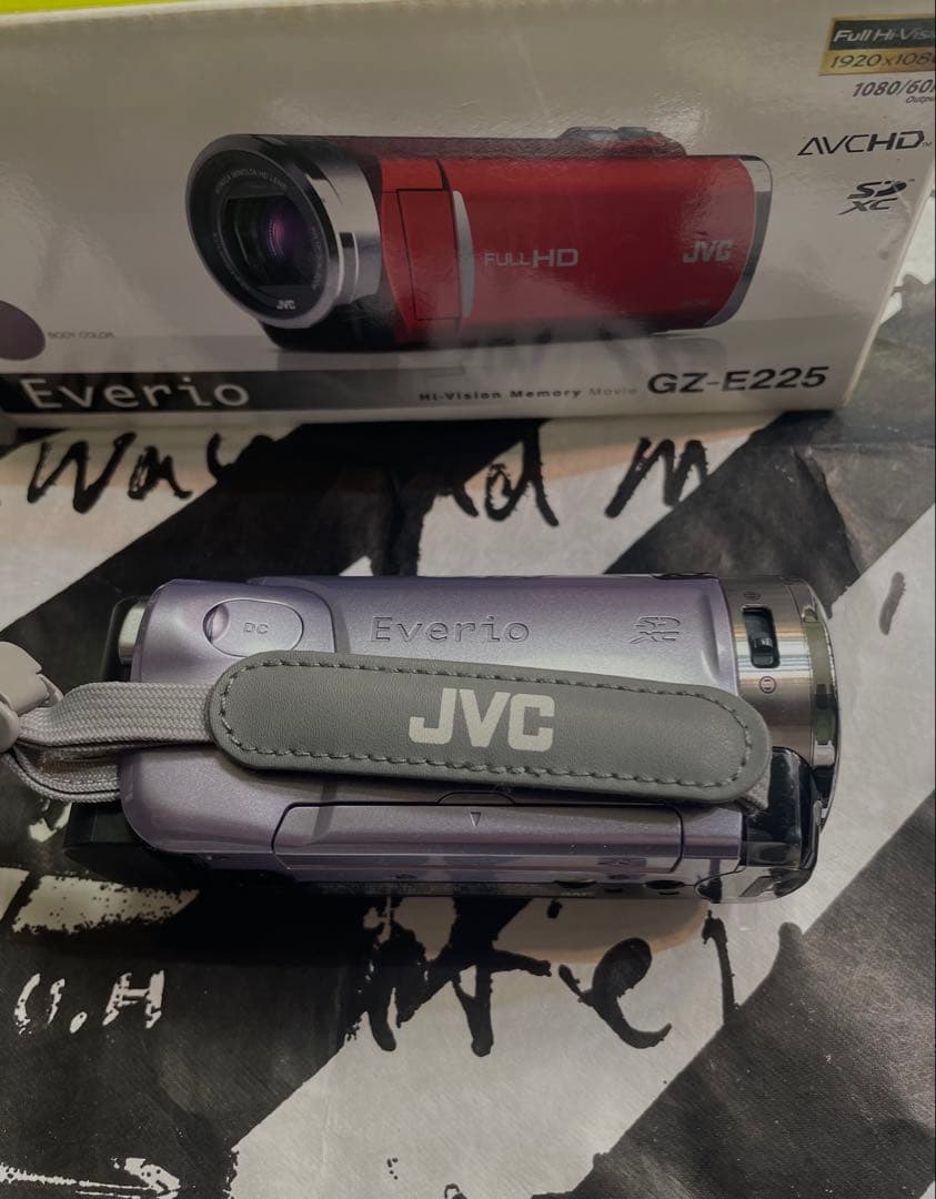 JVC Everio GZ-E225 パープル