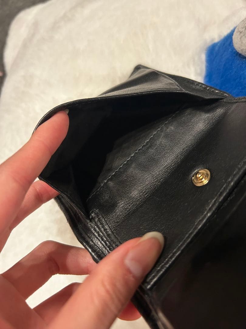 MIU MIU ブラック 二つ折り財布　ビジュー