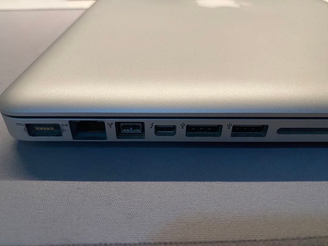 Apple MacBook A1278 13インチ シルバー 充電器付き