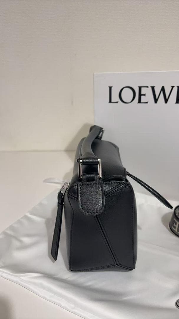 即日発送LOEWE パズルスモールショルダーバッグ　サテンカーフ