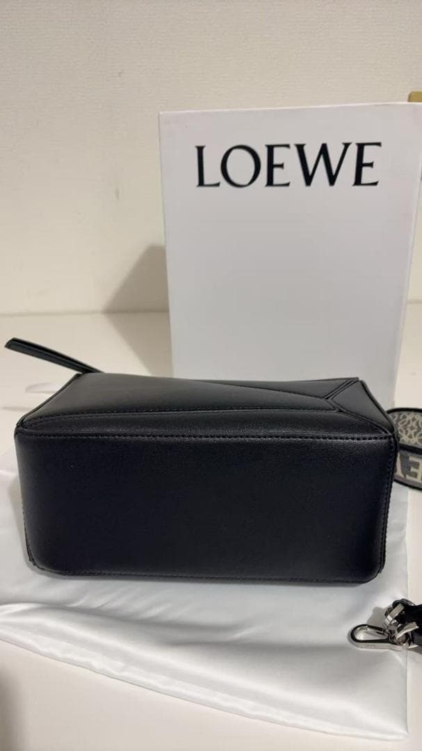 即日発送LOEWE パズルスモールショルダーバッグ　サテンカーフ