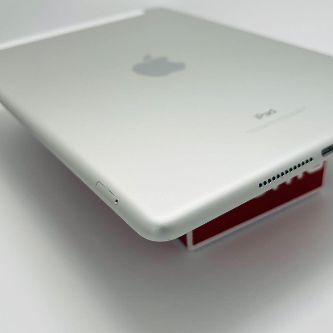A 95% iPad第5世代 32GB シルバー　SIMフリー 本体