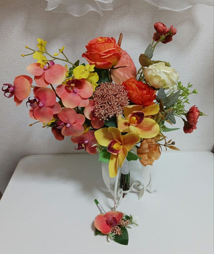 ウェディングブーケ　多彩な色合いの造花ブーケ　アーティシャルフラワーブーケ