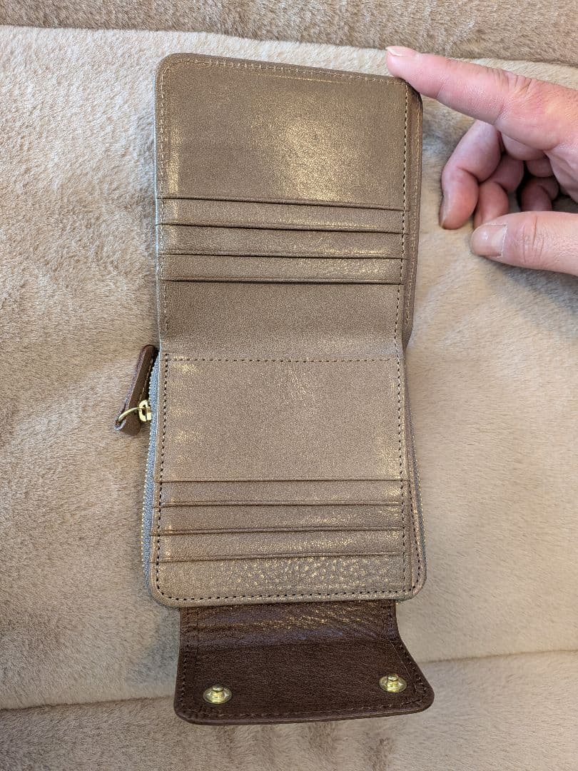 値下げ最終　CLEDRAN ベージュ 二つ折り財布