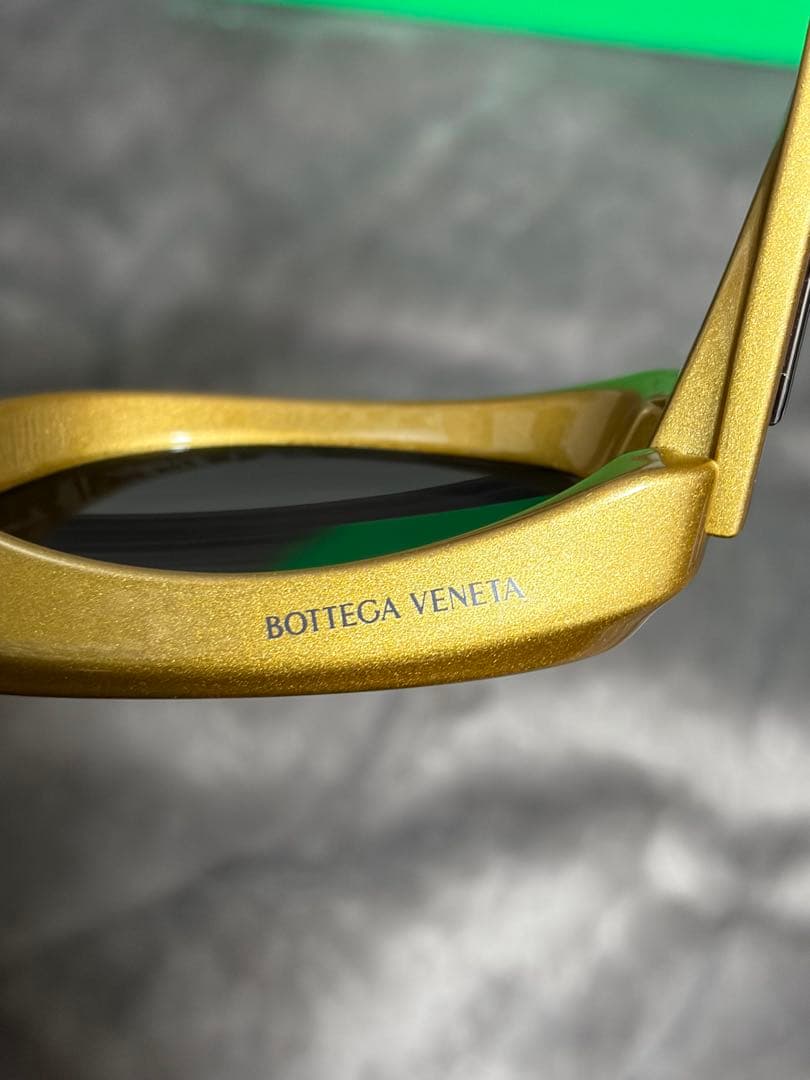 BOTTEGA VENETA ゴールド サングラス