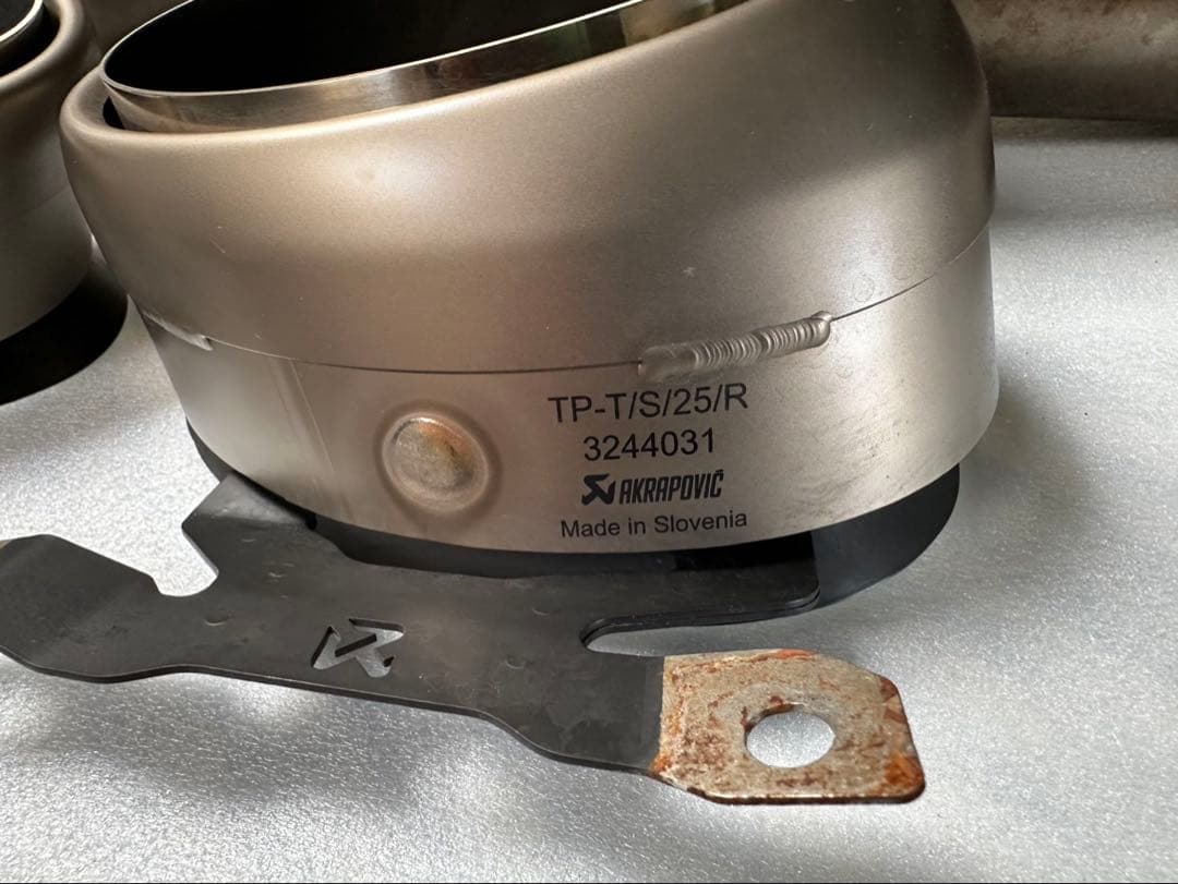 紀アクラボビッチ Porsche 911 992 マフラー中古