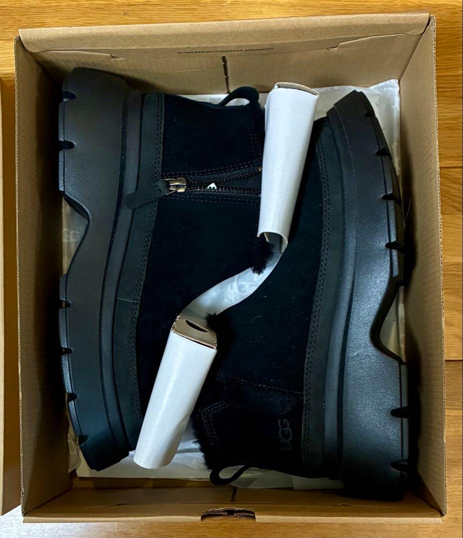 【新品未使用】UGG W CALIMUZE ULTRA MINI SLIP ON