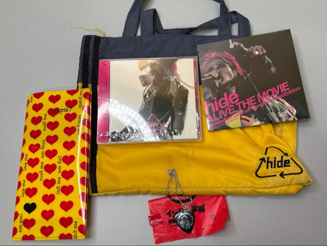 ↓超レア！hide バッグ、DVD,CD等のグッズセット☆新品未使用品あり☆