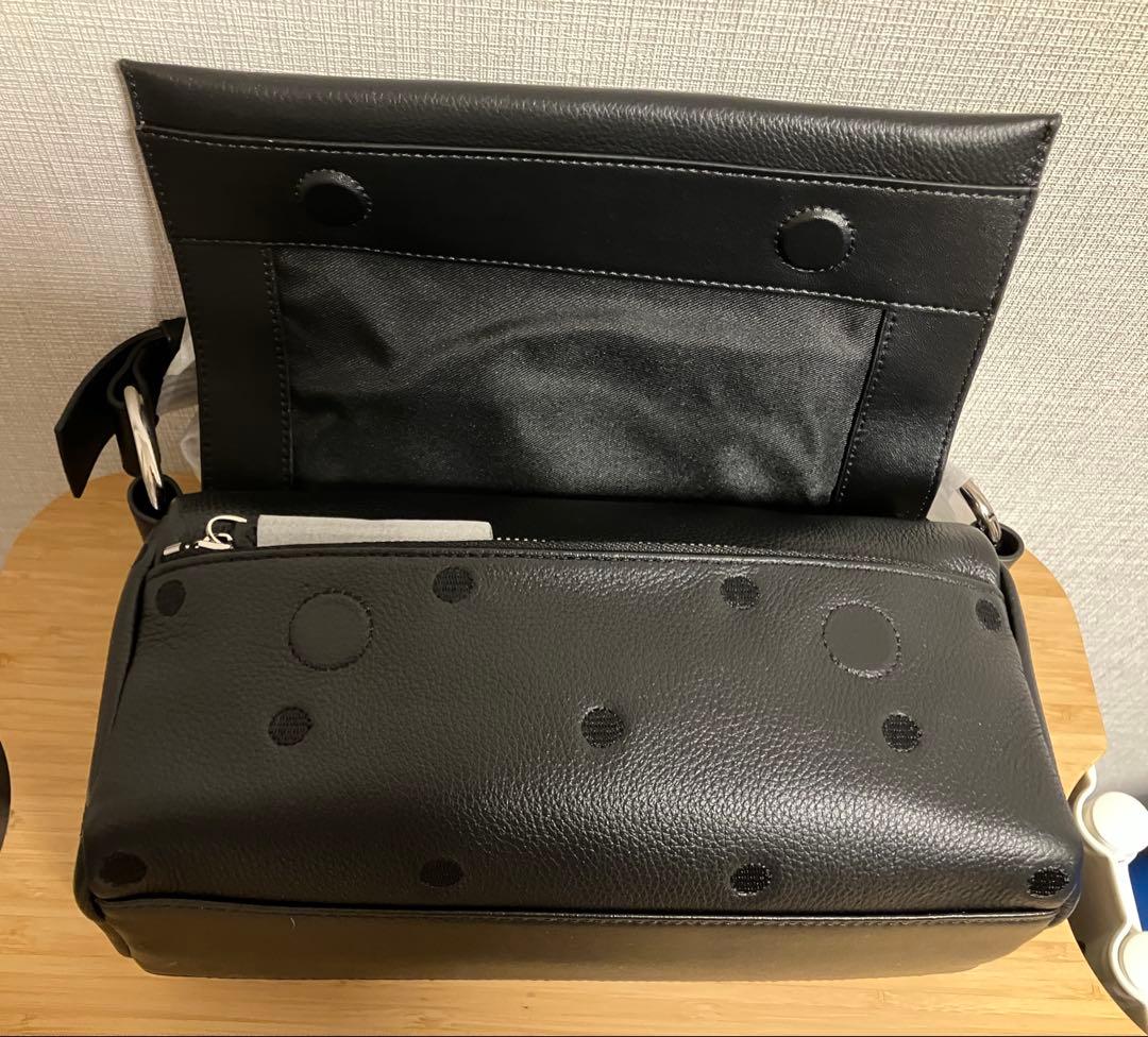 【新品未使用】ビアズリー 《本革》ドットボディバッグブラック②