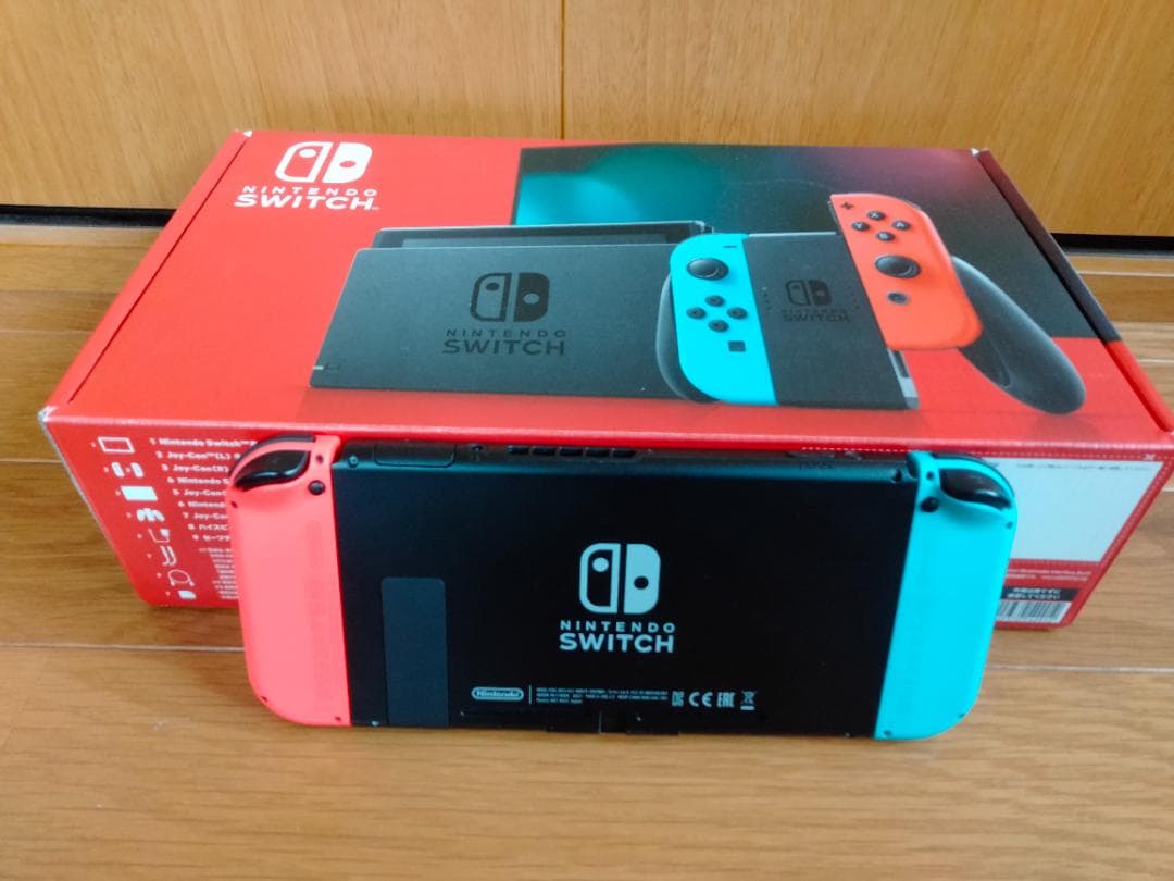 任天堂 NINTENDO SWITCH　別売りケース付き　中古美品