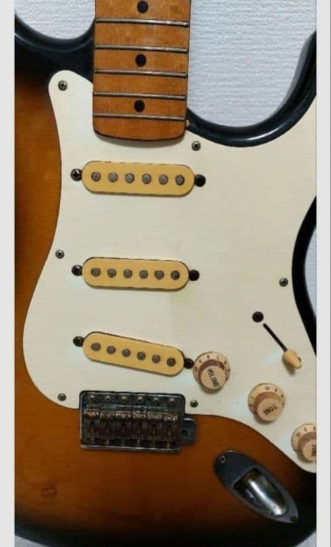 Fender Stratocaster サンバースト　エレキギター