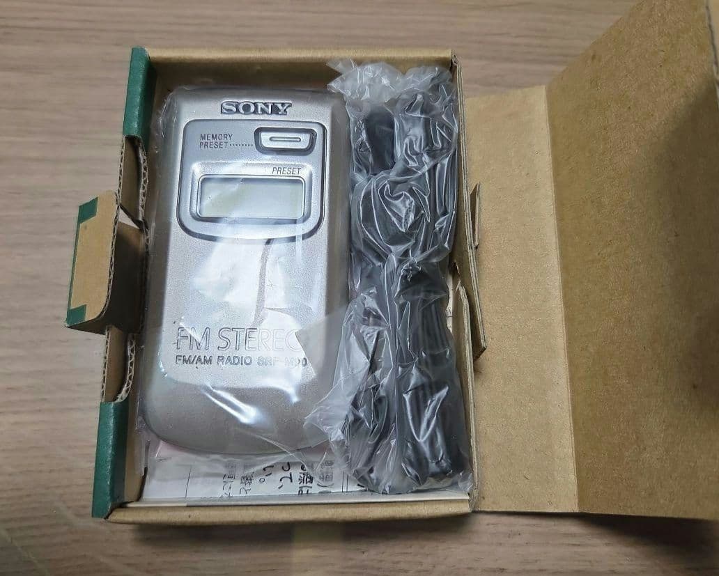 SONY FMステレオ/AMPLLシンセサイザーラジオ SRF-M90