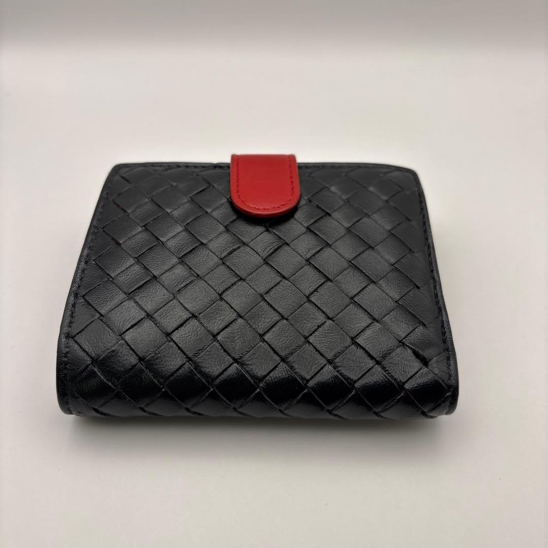 ◆正規品◆ボッティガヴェネタイントレチャート 二つ折りサイフブラックコンビカラー