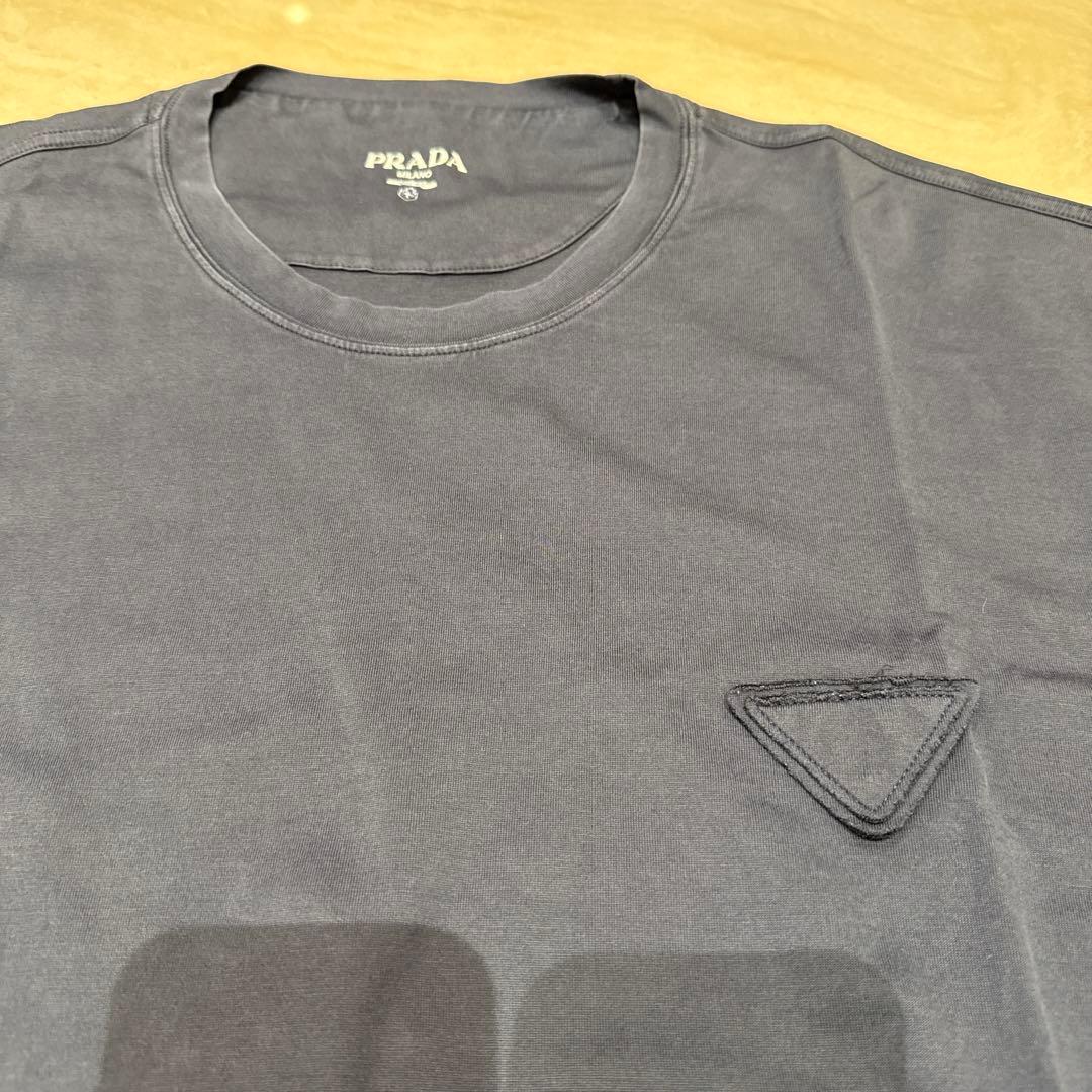 PRADA ネイビー Tシャツ