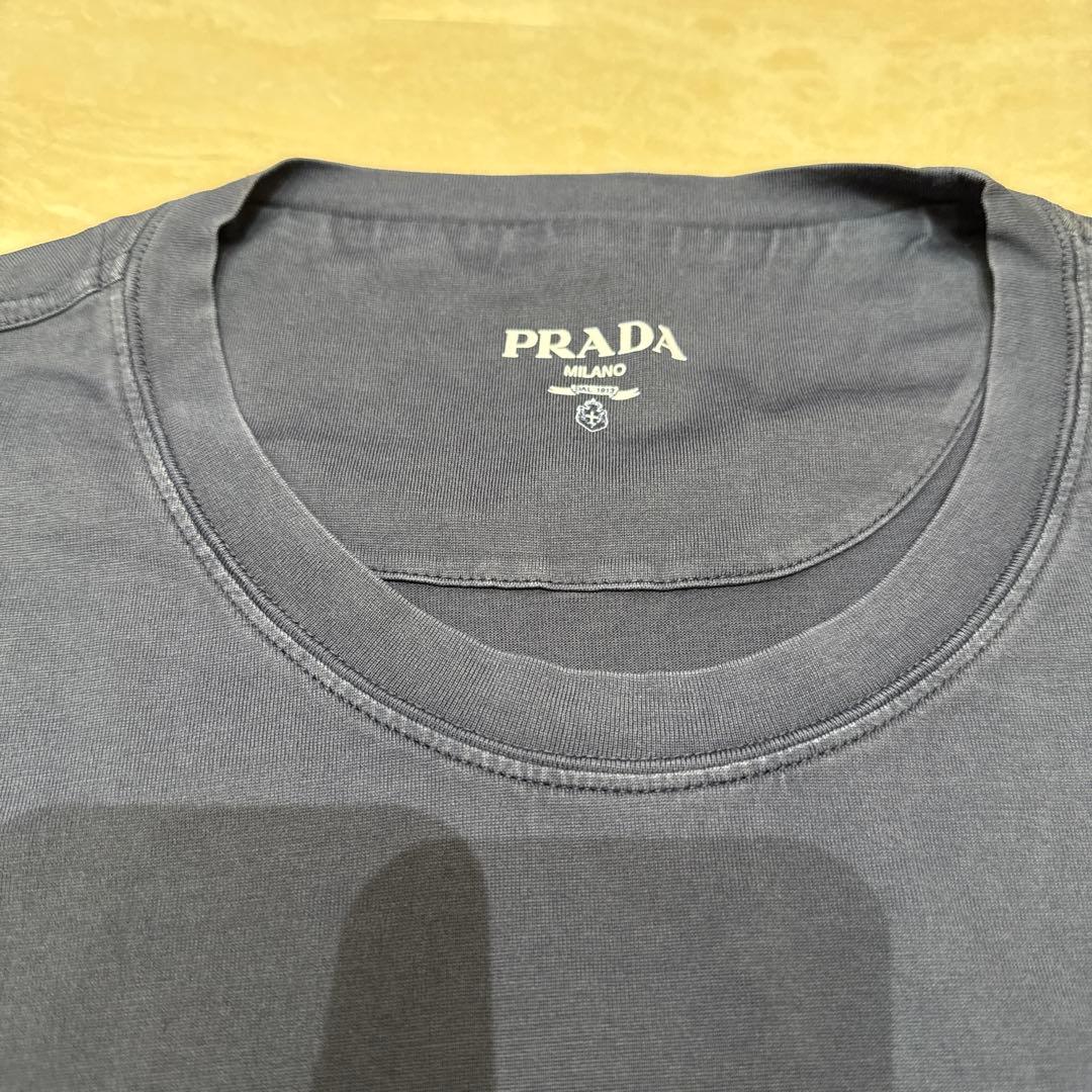 PRADA ネイビー Tシャツ