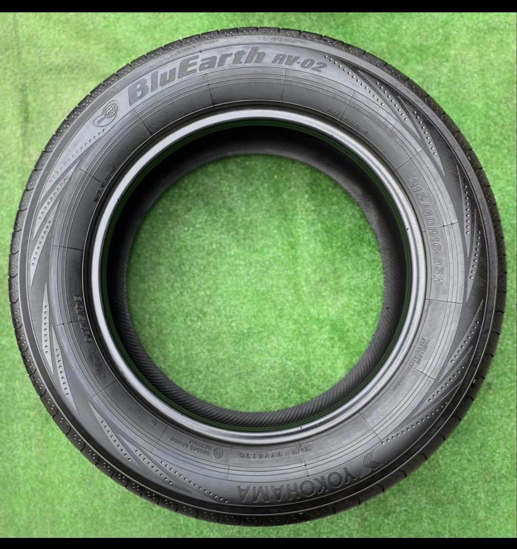 タイヤ・ホイール YOKOHAMA BLUEARTH RV-02(215/60/R16 95H)