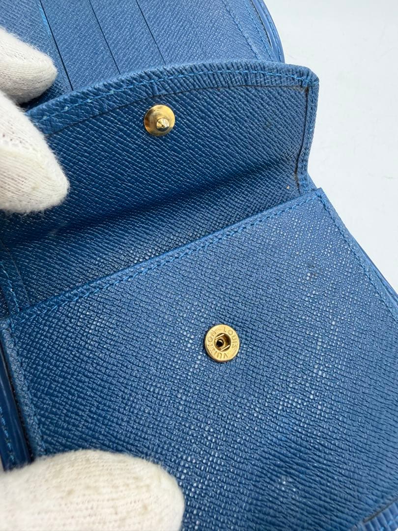 真ルイヴィトン LOUIS VUITTON 二つ折り財布 エピ レザー 青