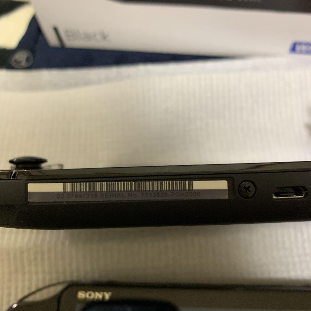 PSvita 2台 32GBメモリーカード ケース2つ ソフト4つ