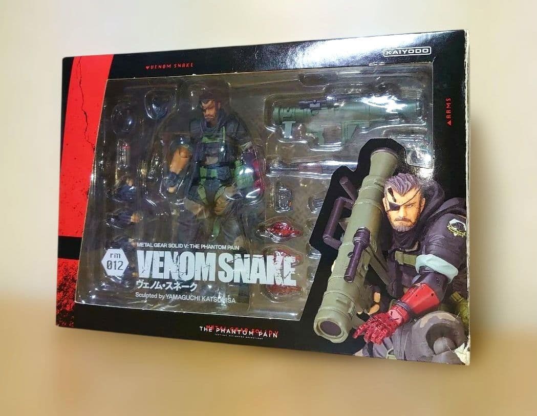 マイクロヤマグチ リボルミニ ヴェノム・スネークフィギュア メタルギアソリッドV