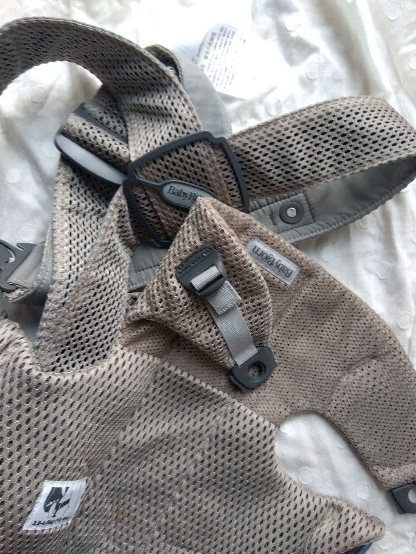 BABYBJÖRN Baby Carrier Mini 　グレーベージュ