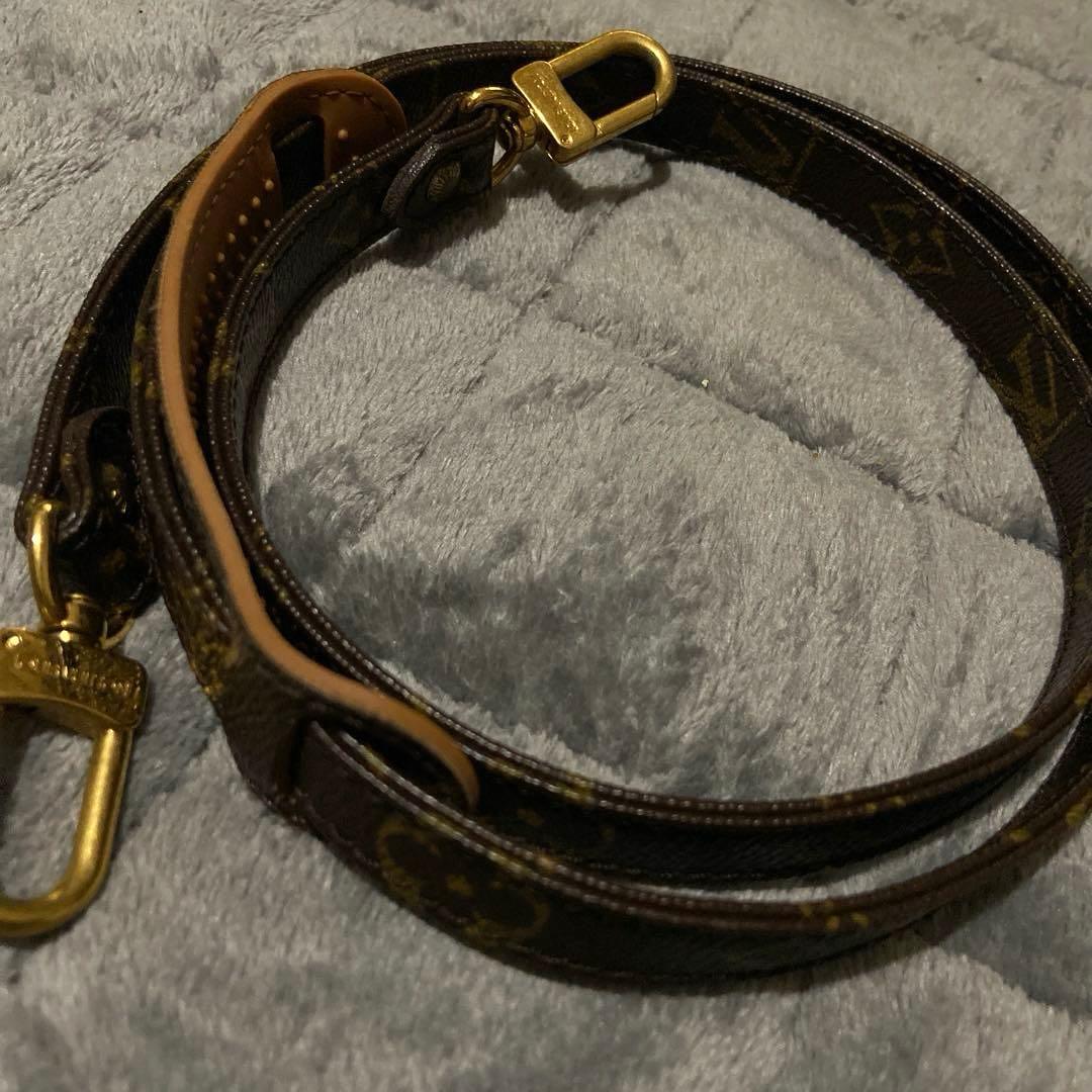 Louis Vuitton モノグラム 肩掛けポーチ　ボディバッグ　正規品　美品