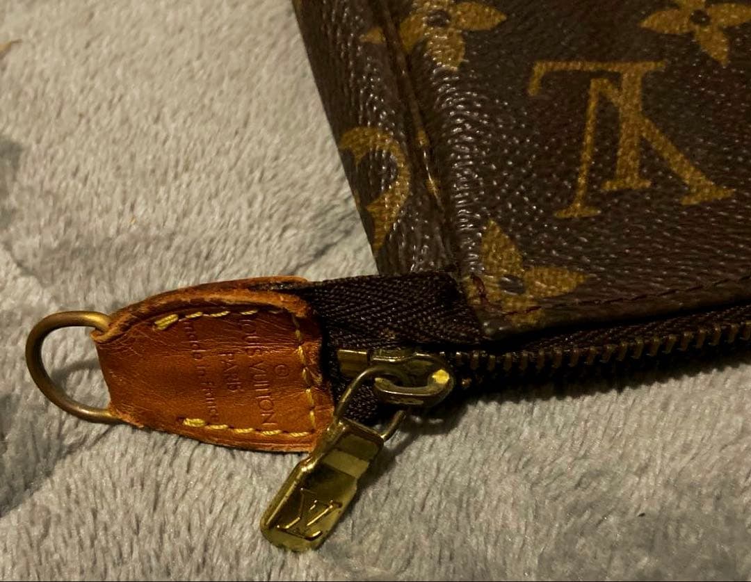 Louis Vuitton モノグラム 肩掛けポーチ　ボディバッグ　正規品　美品