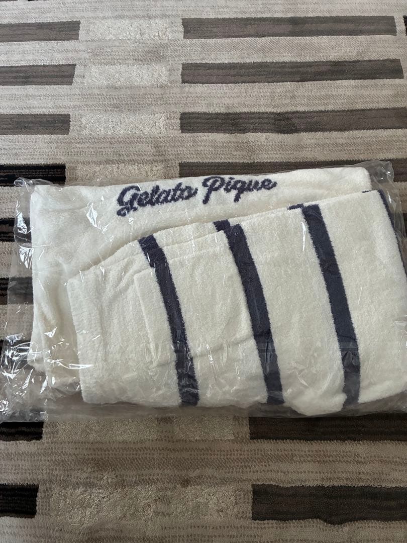 Gelato Pique 犬刺繍パジャマ (S〜M)サイズ