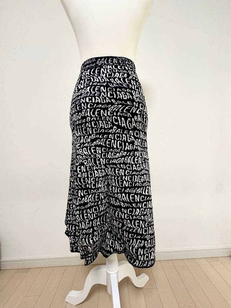 BALENCIAGA フレアスカート 文字プリント