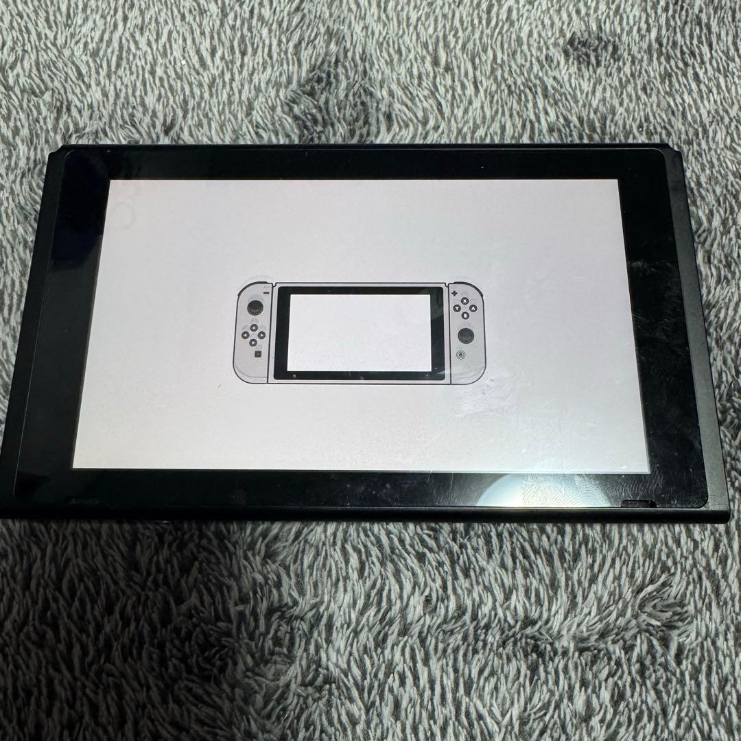 Nintendo Switch 本体のみ。画面傷あり