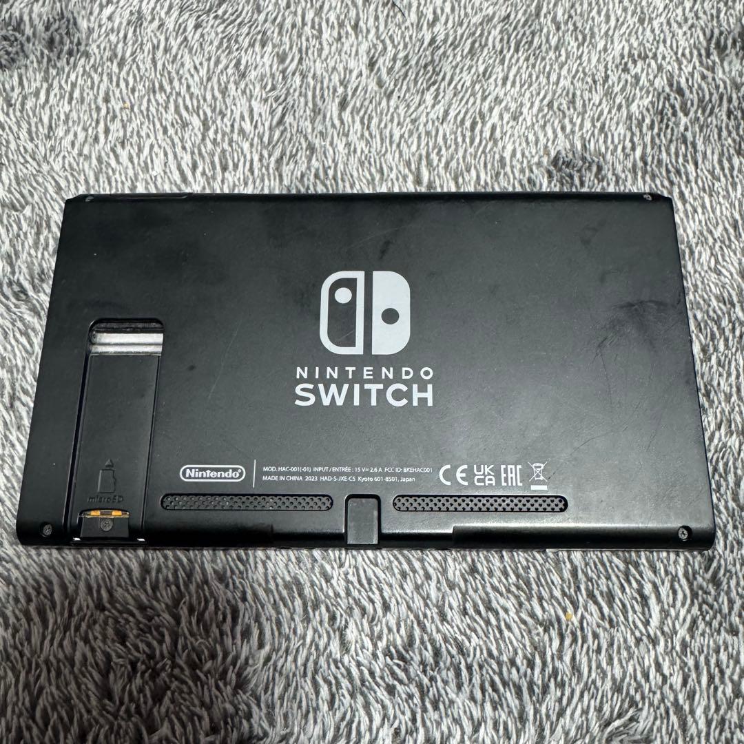 Nintendo Switch 本体のみ。画面傷あり