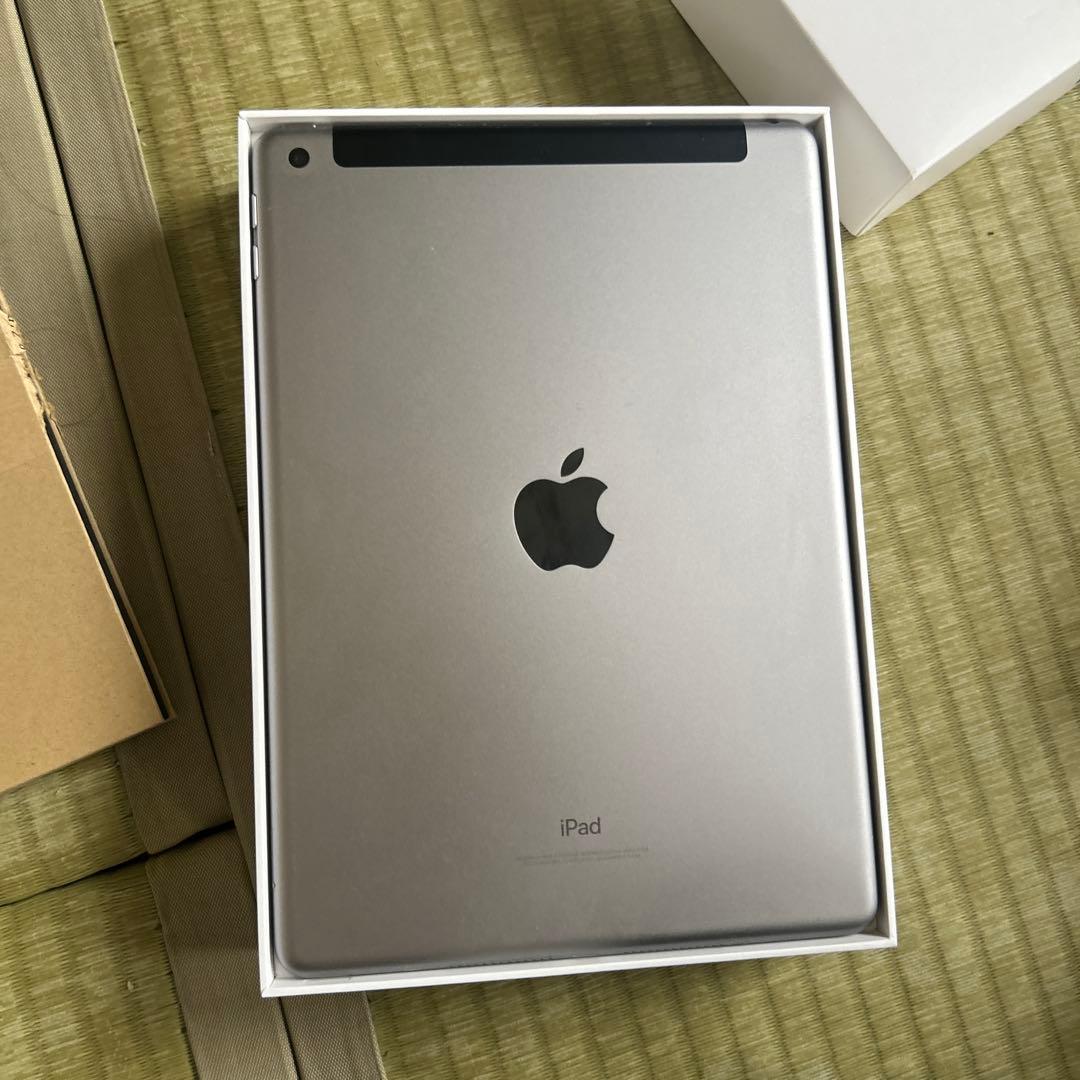 iPad6世代 よろしくお願いします傷ないですめっちゃきれい！画面割れないです